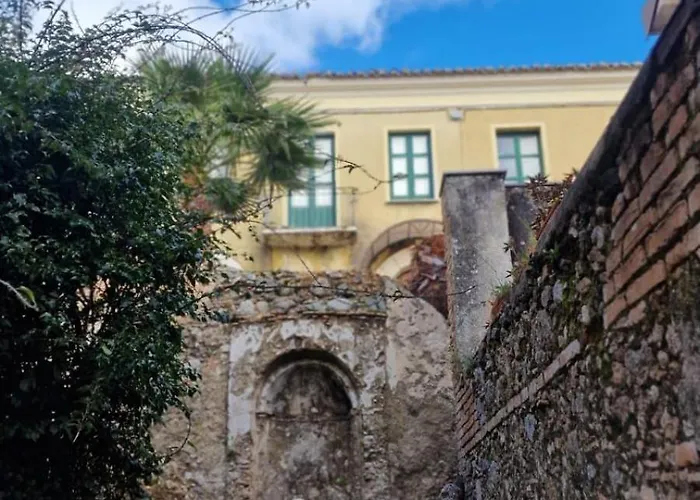 Borgo Antico Apartamento Satriano